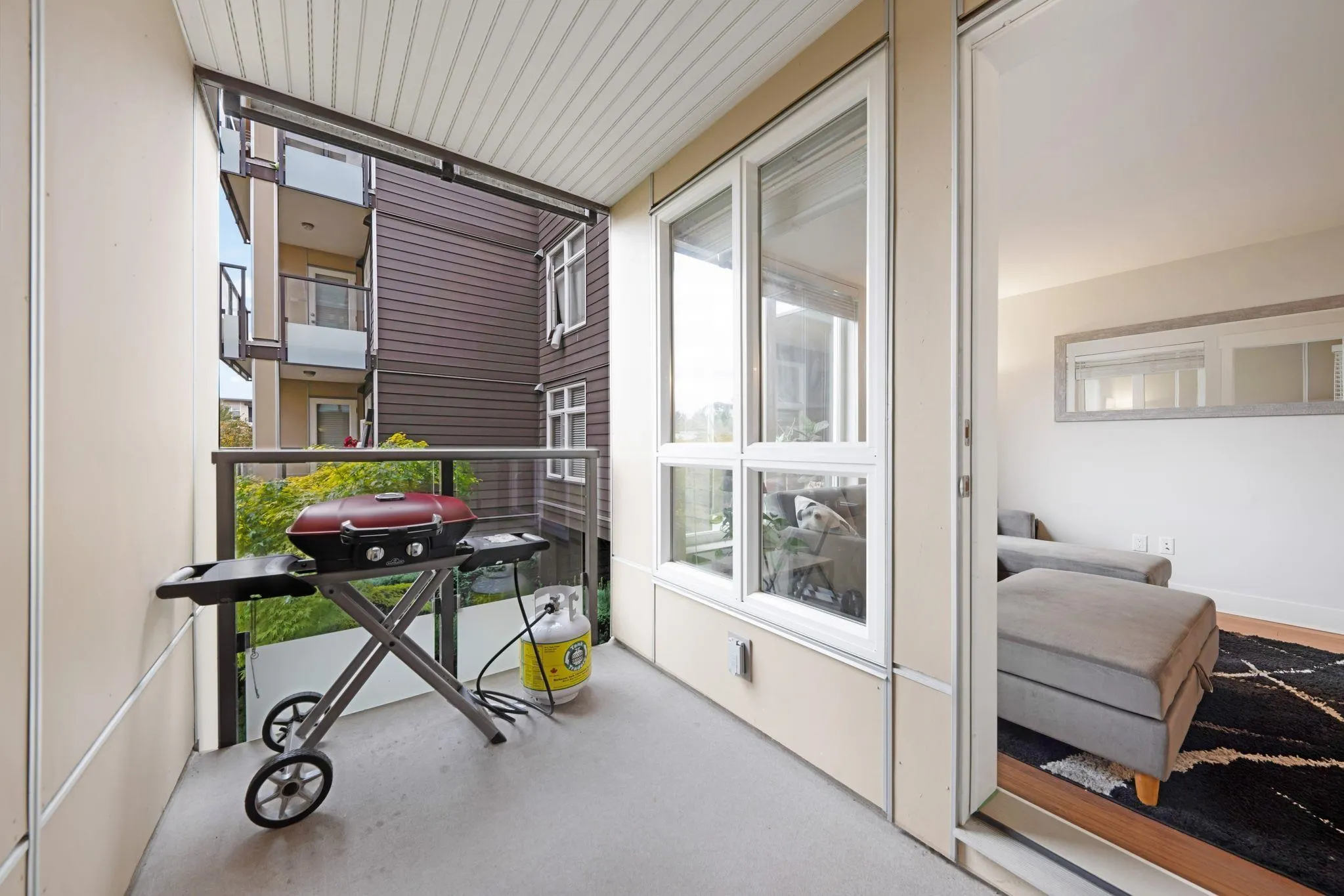 213 85 Eighth Avenue