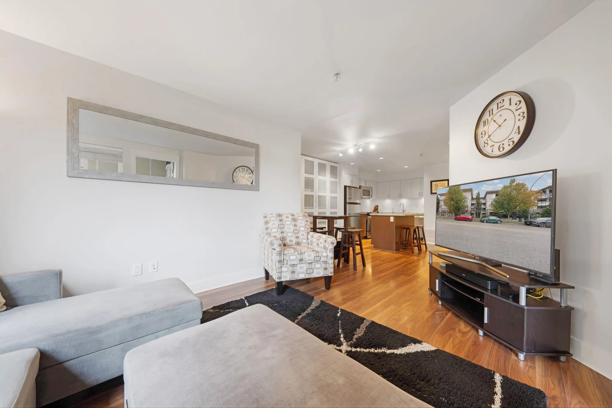 213 85 Eighth Avenue