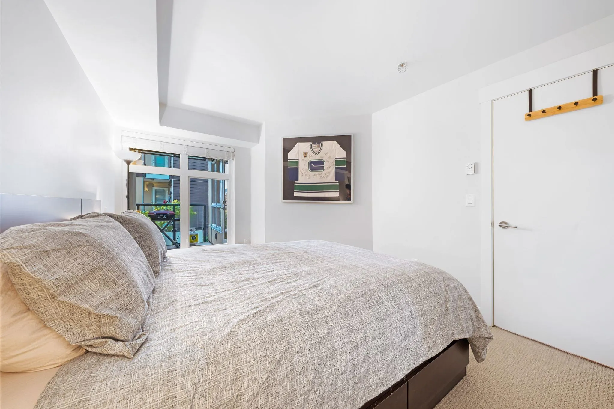 213 85 Eighth Avenue