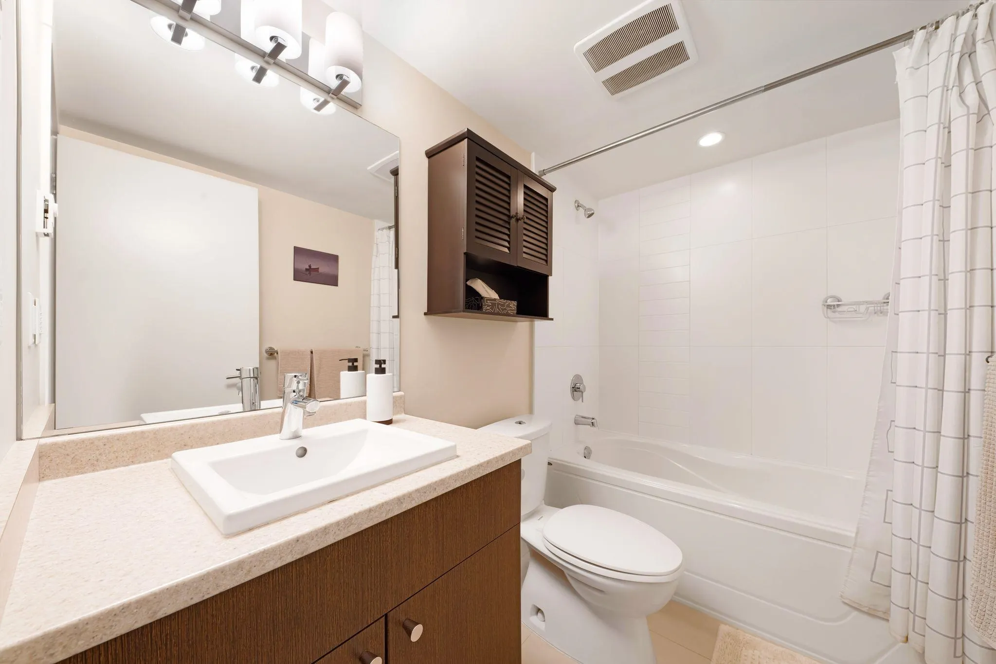 213 85 Eighth Avenue