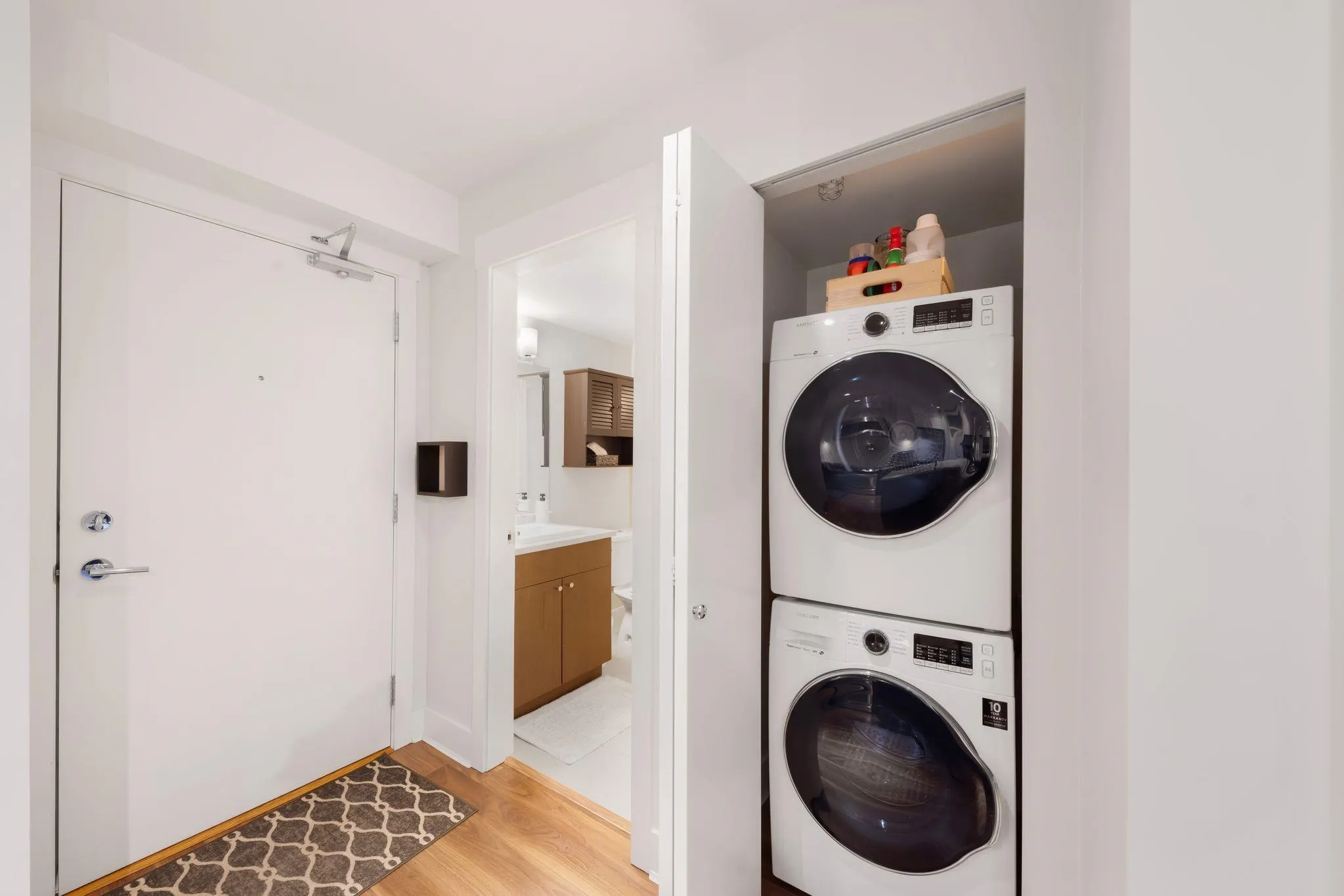 213 85 Eighth Avenue