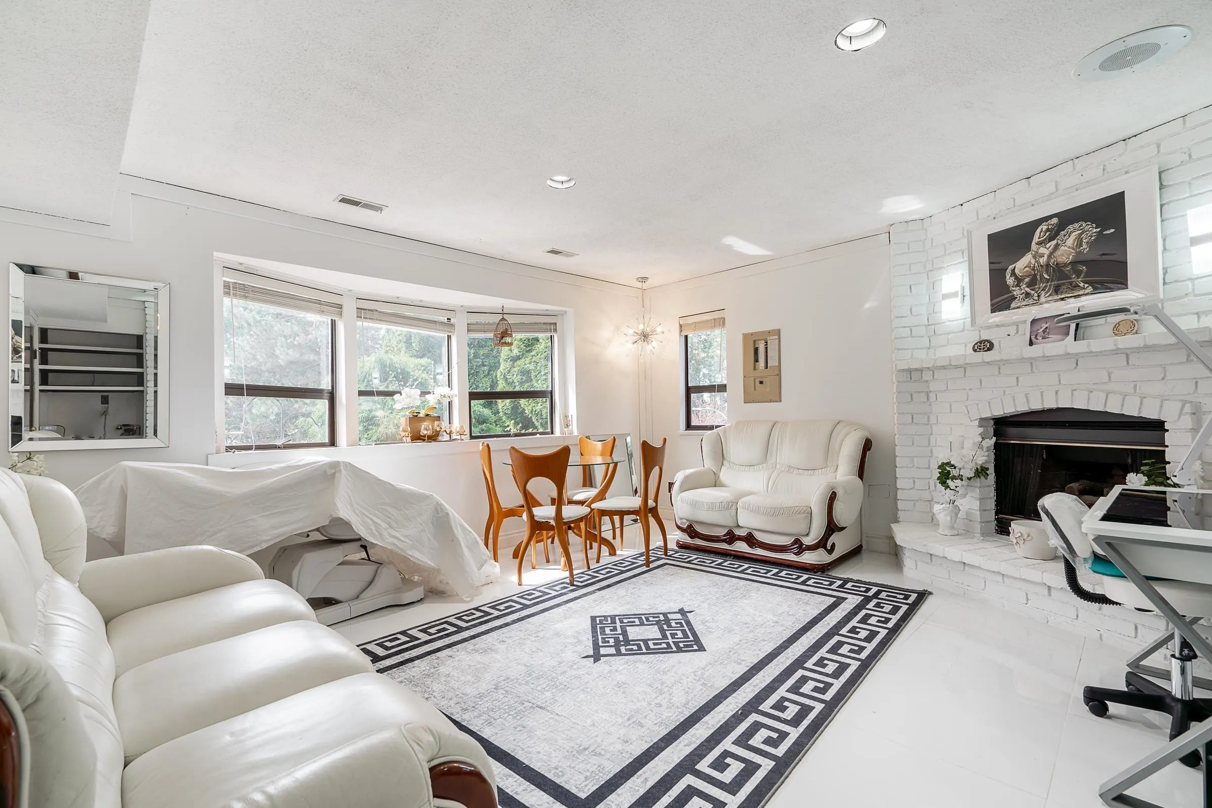 2940 Dresden Way