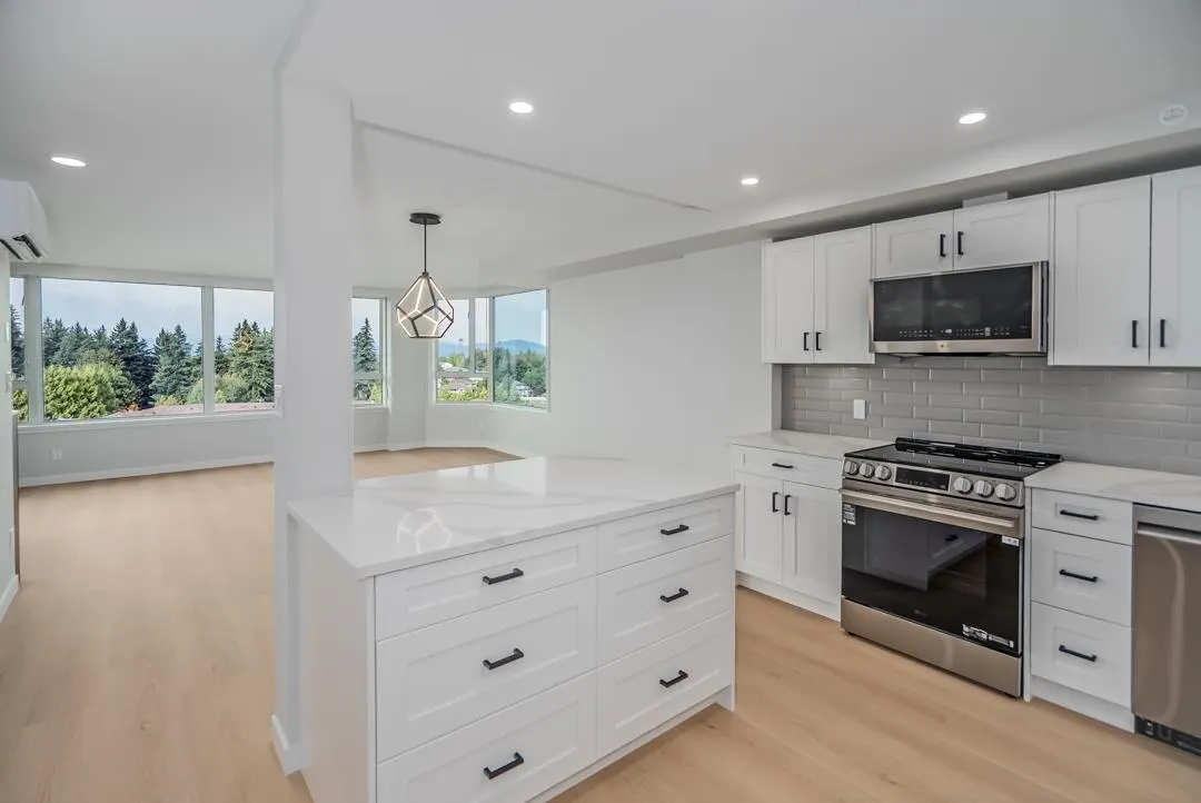902 3150 Gladwin Road