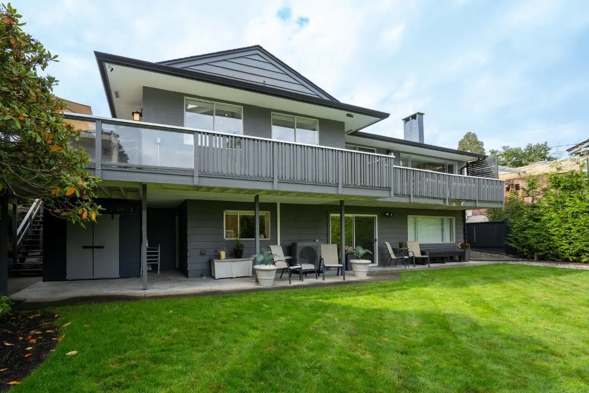 1038 Bayview Drive