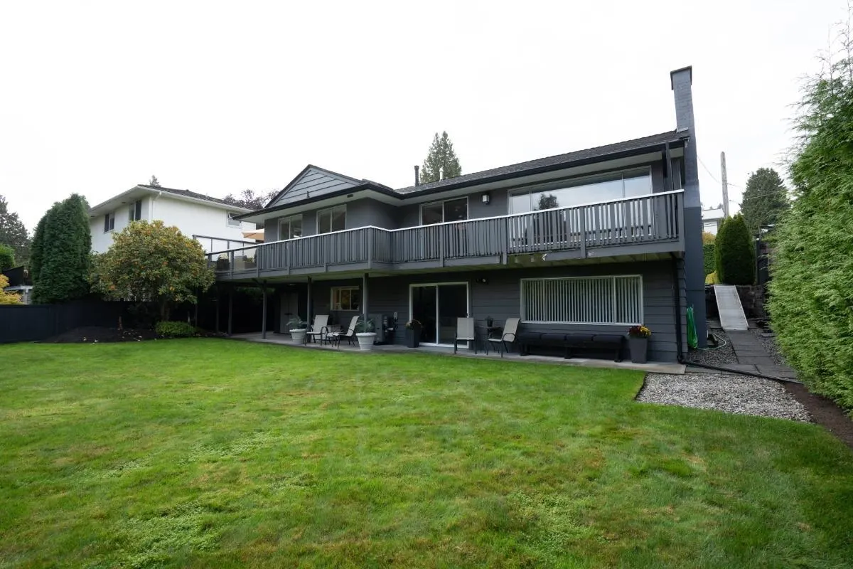 1038 Bayview Drive