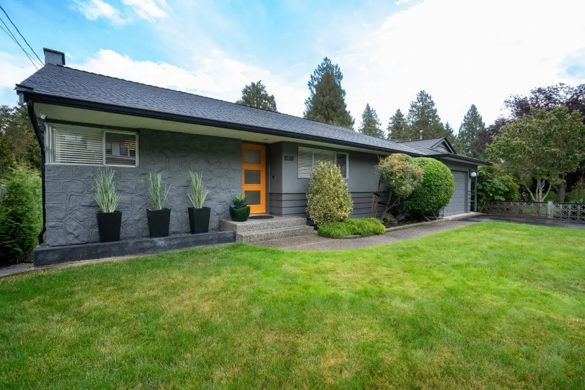 1038 Bayview Drive