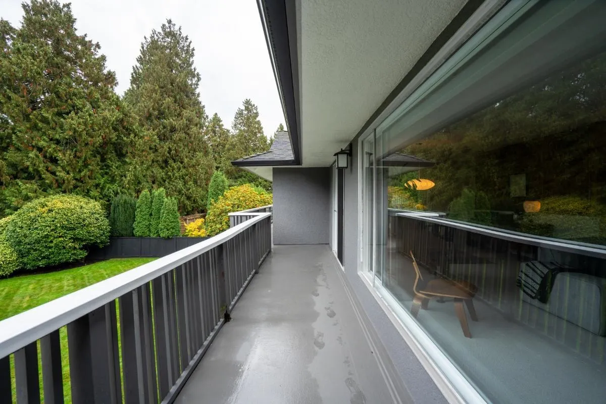 1038 Bayview Drive