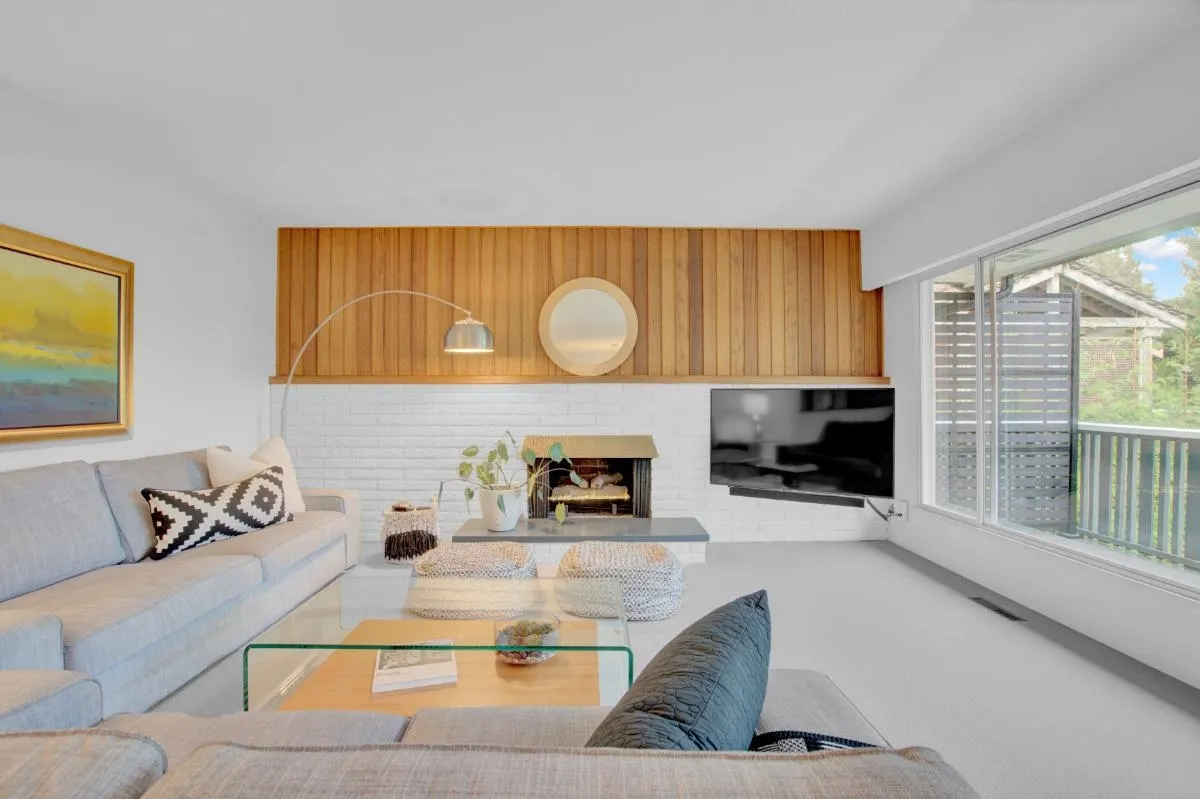 1038 Bayview Drive