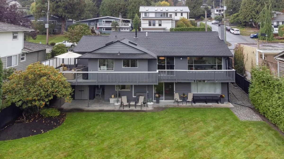1038 Bayview Drive