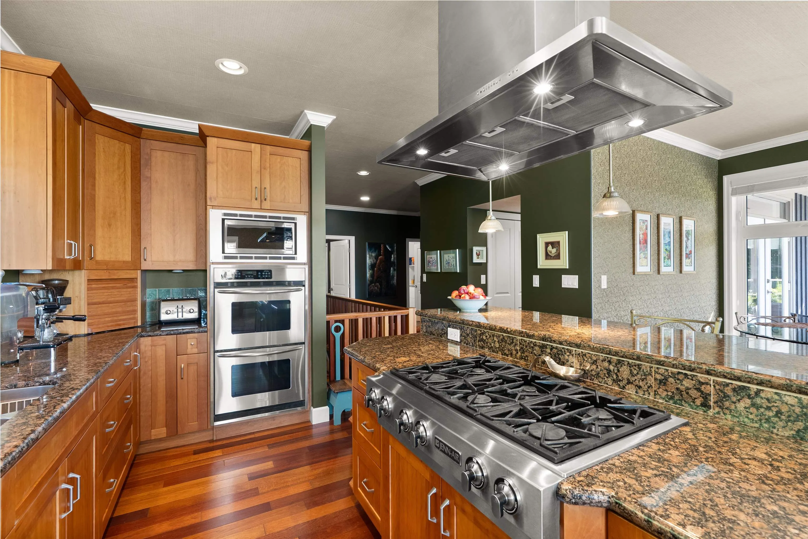 2440 Sunshine Coast Highway