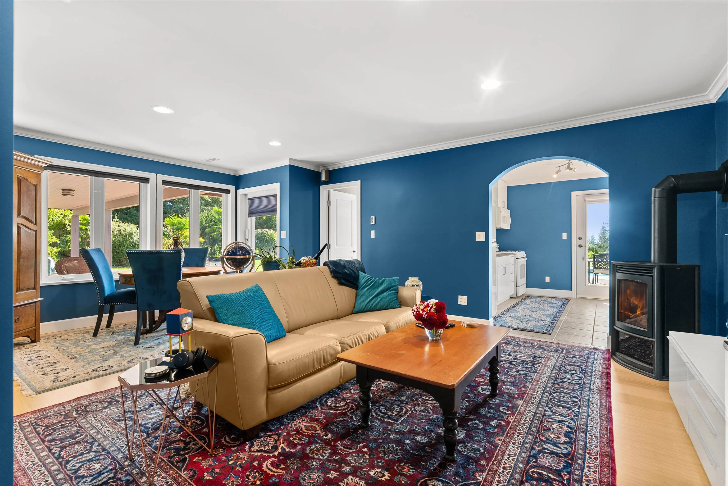 2440 Sunshine Coast Highway