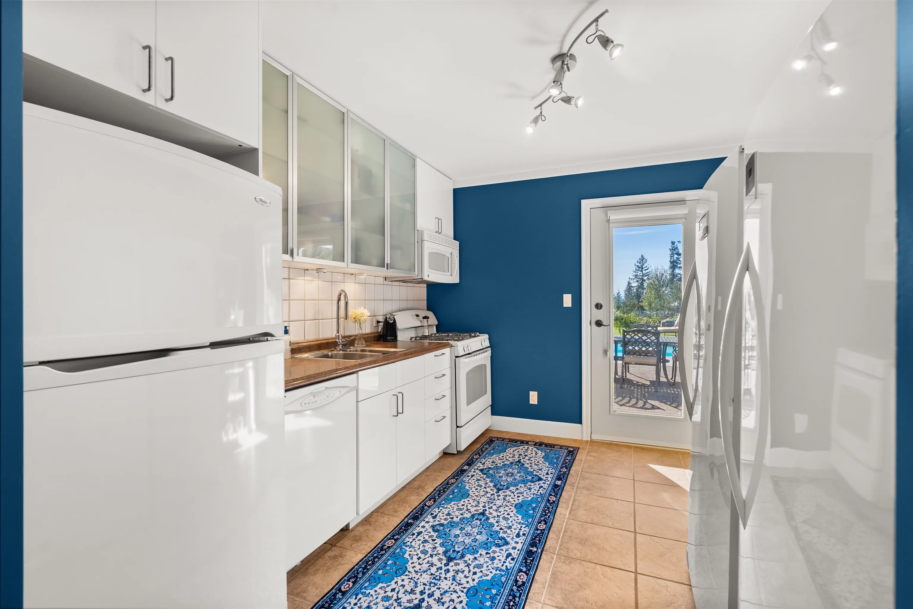 2440 Sunshine Coast Highway