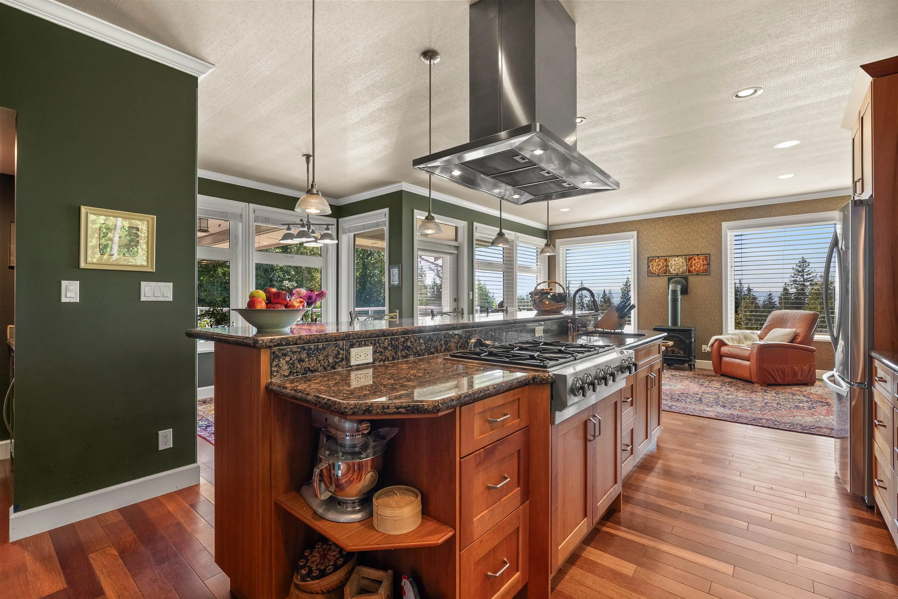 2440 Sunshine Coast Highway