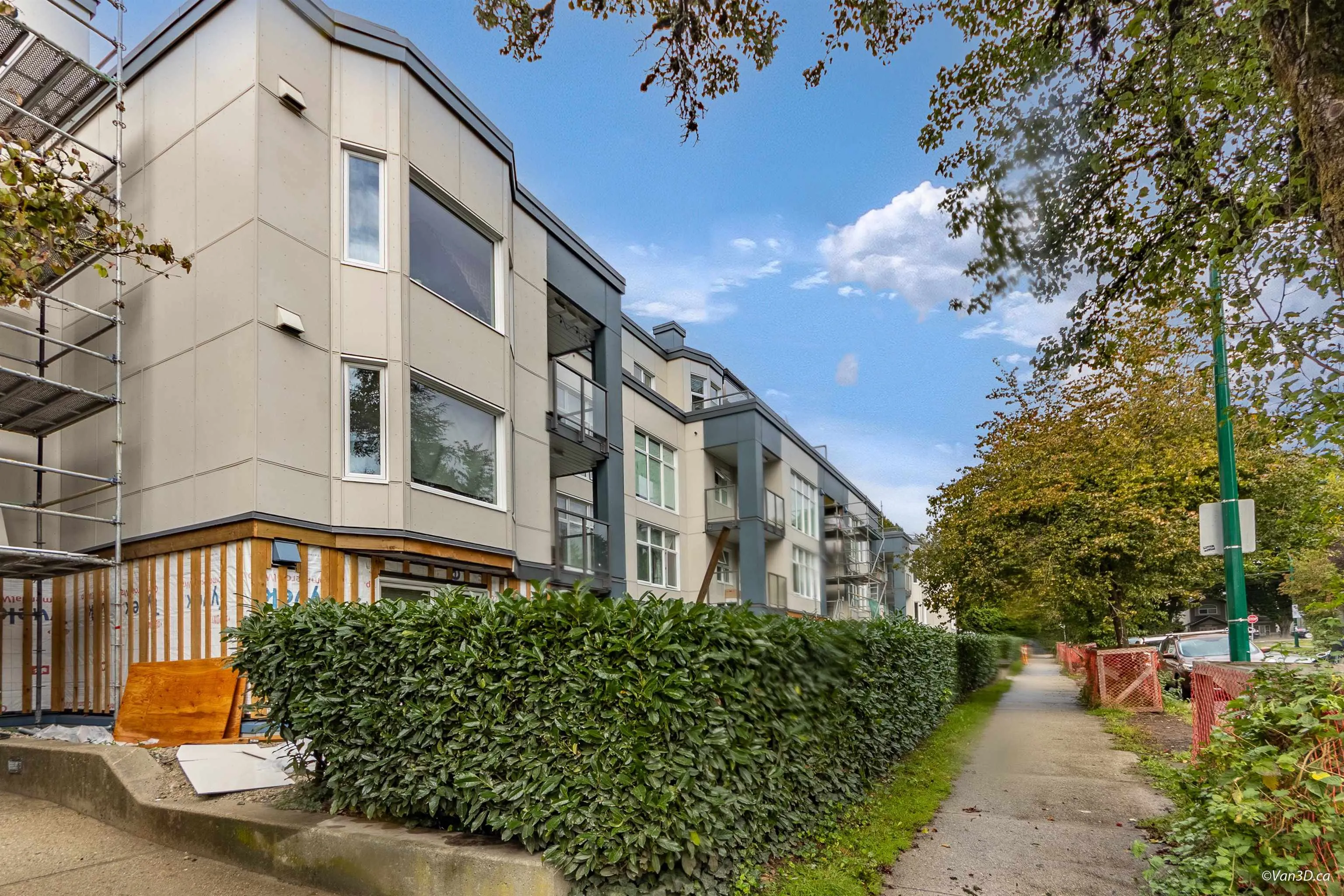 107 2533 Penticton Street
