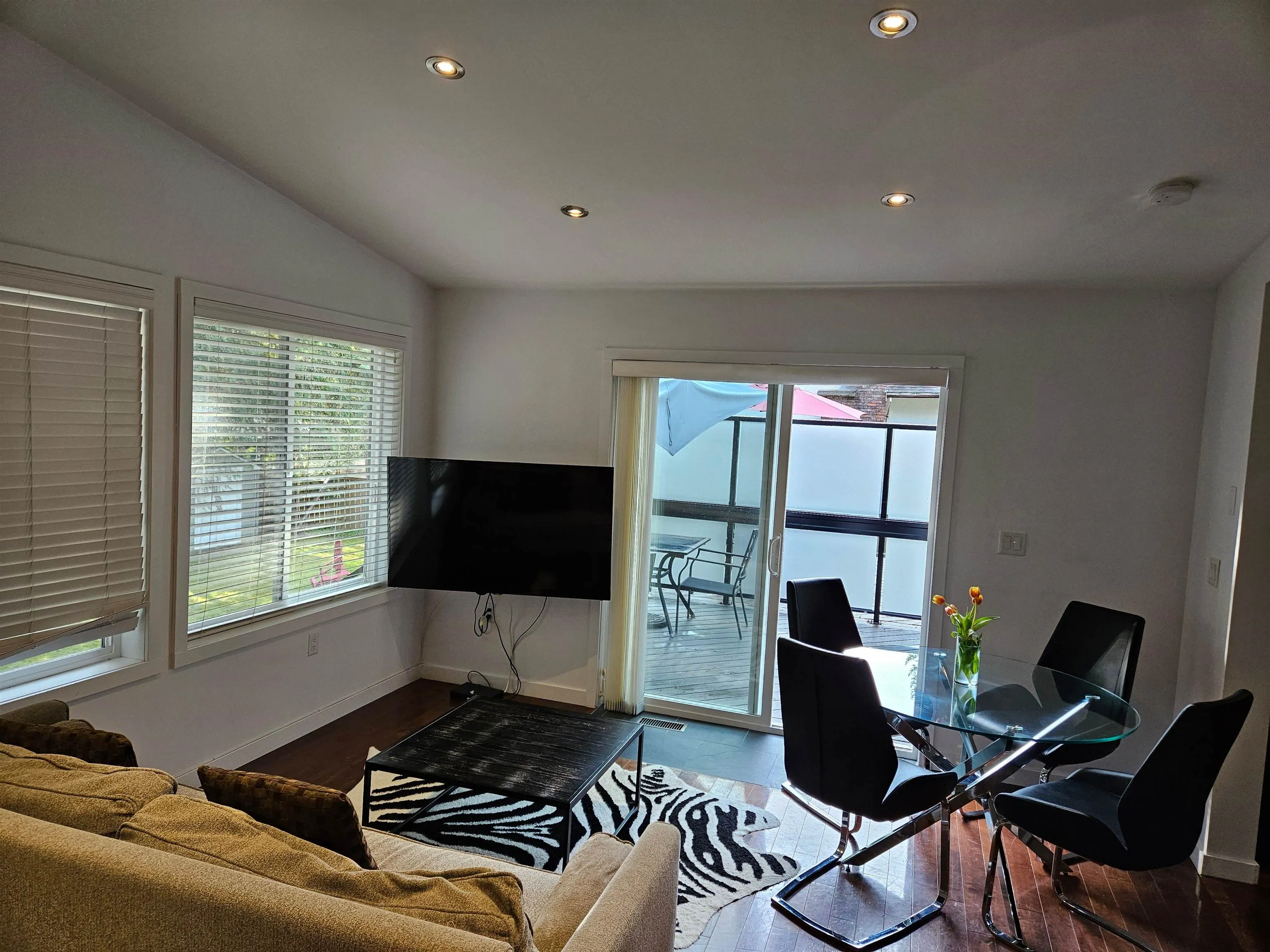 2568 The Boulevard