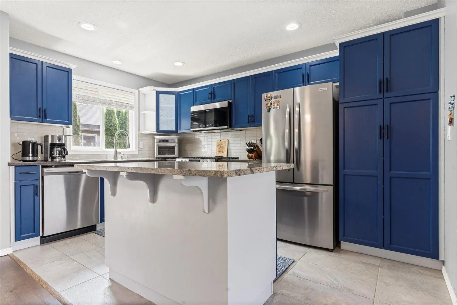 10 46330 Valleyview Road