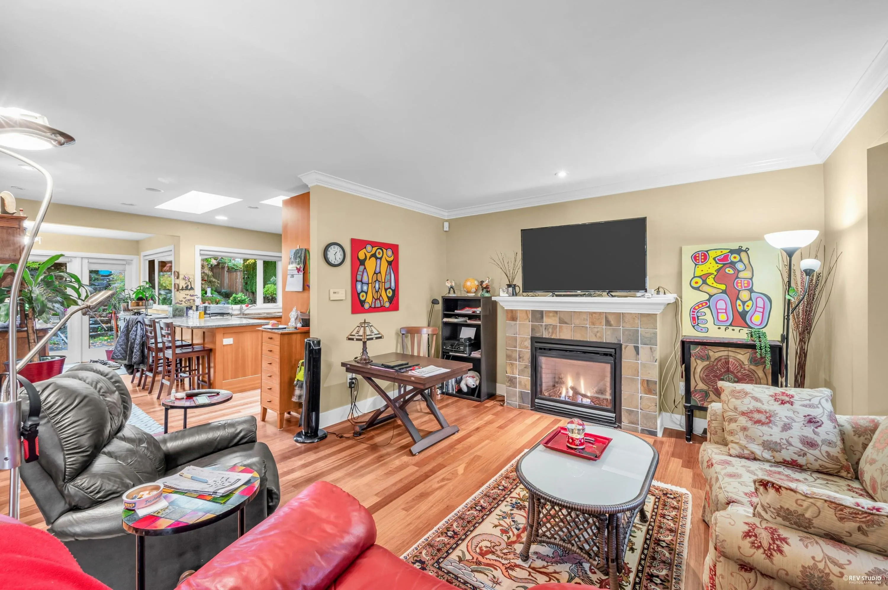 628 E 7th Street