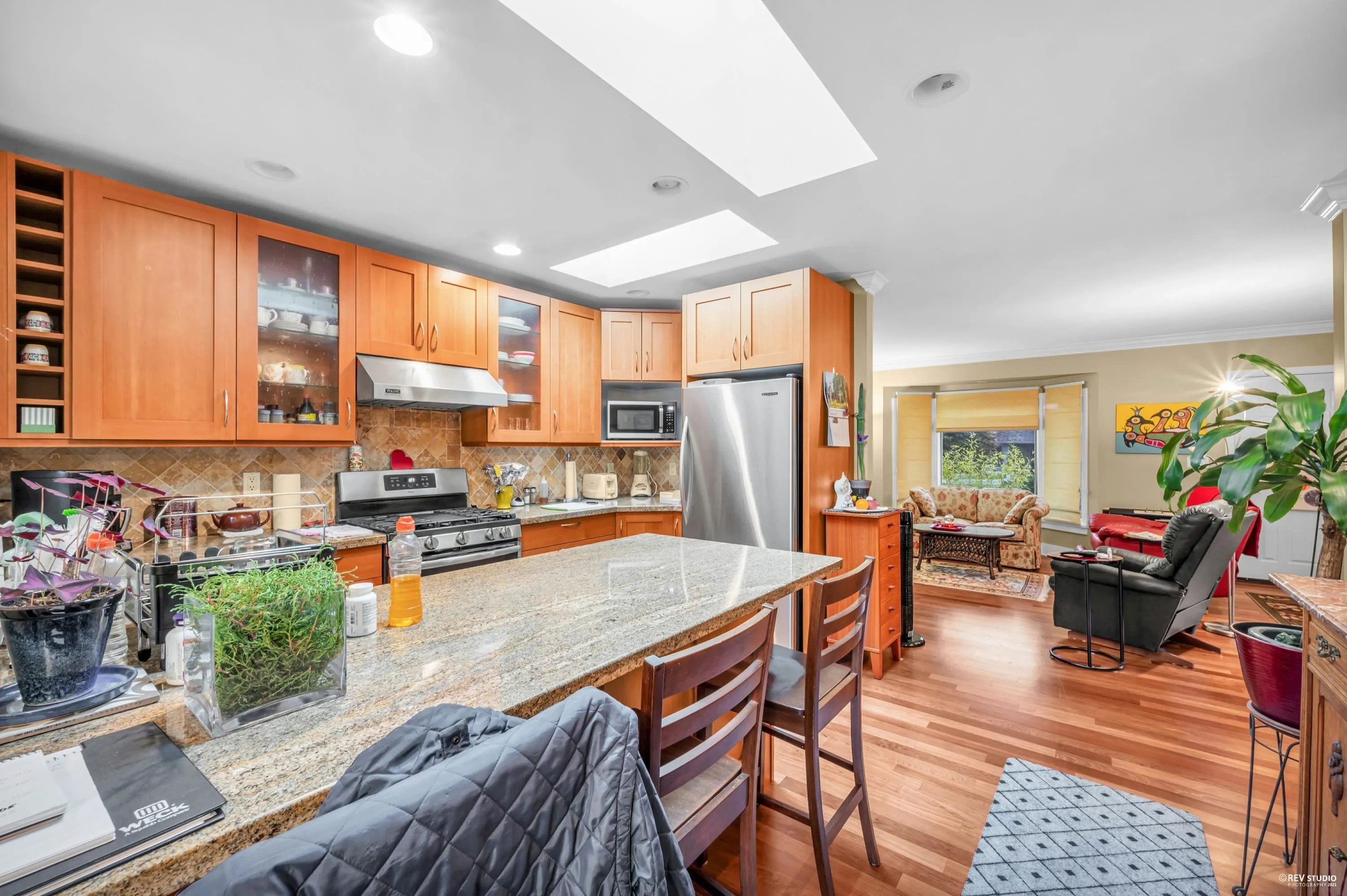 628 E 7th Street