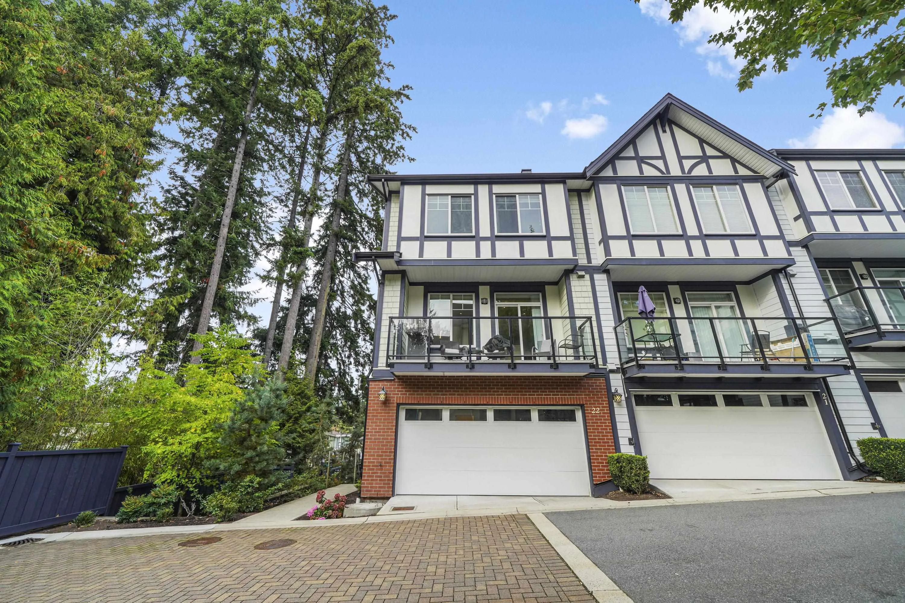 22 11188 72 Avenue