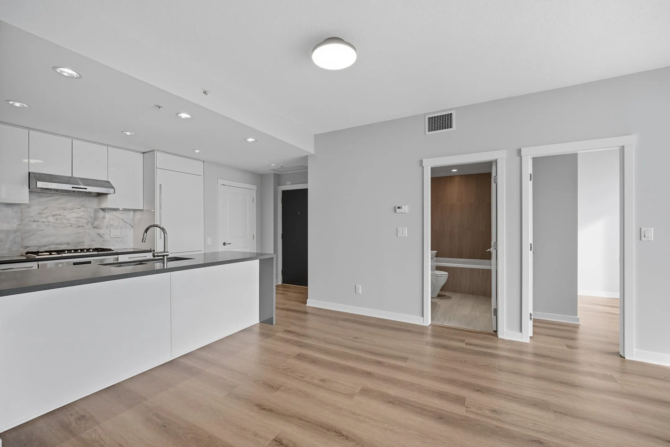 1906 5628 Birney Avenue