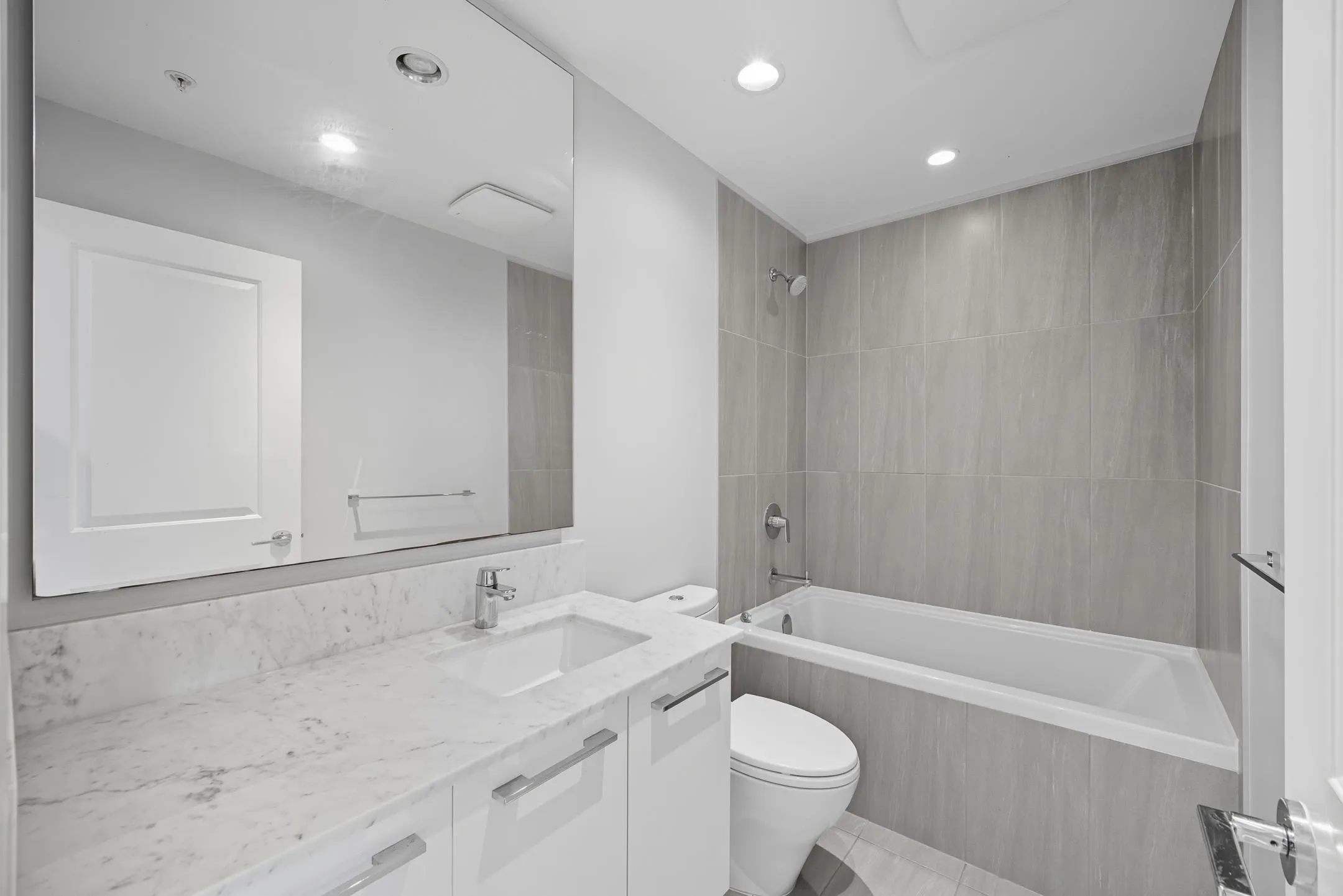 1906 5628 Birney Avenue