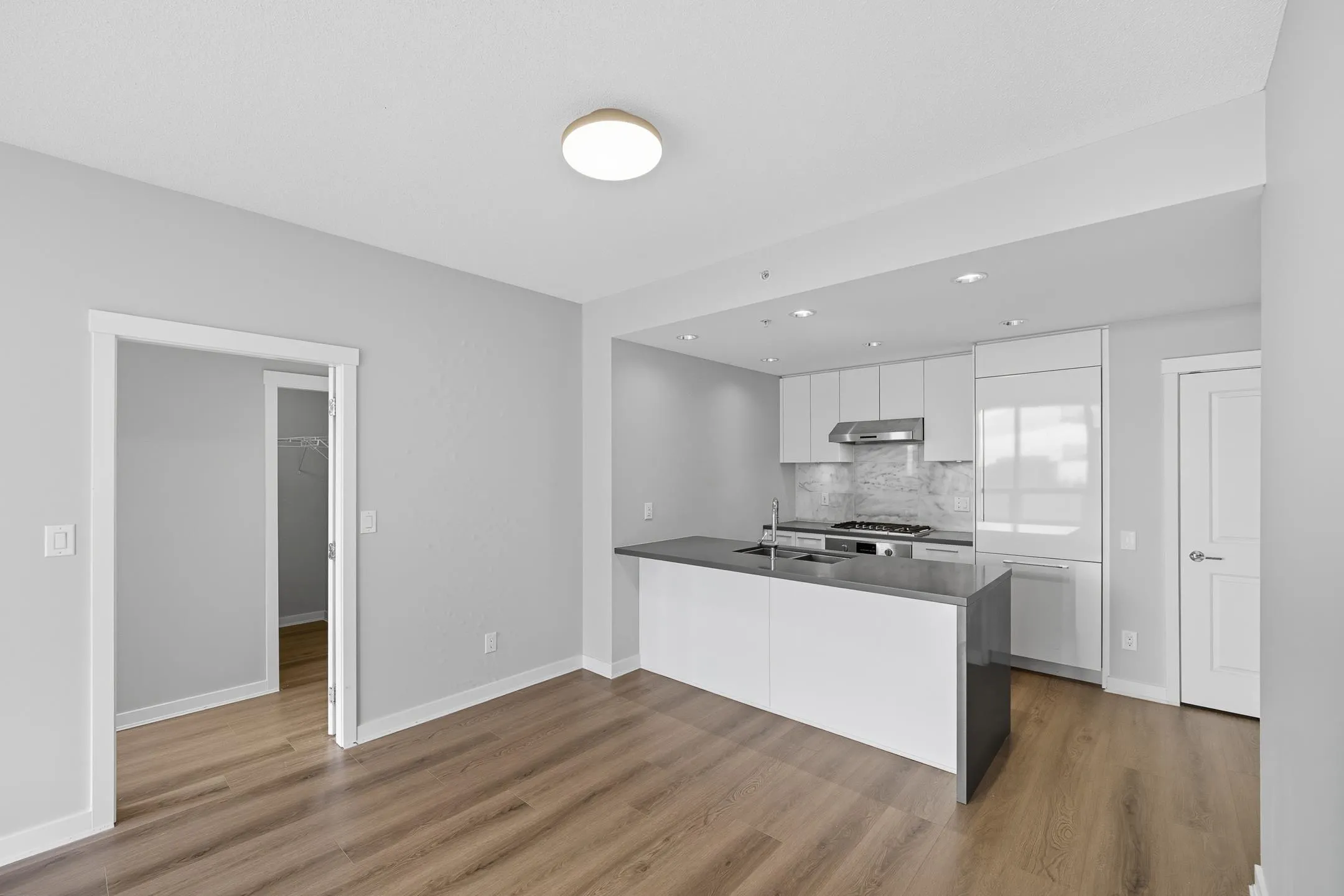 1906 5628 Birney Avenue