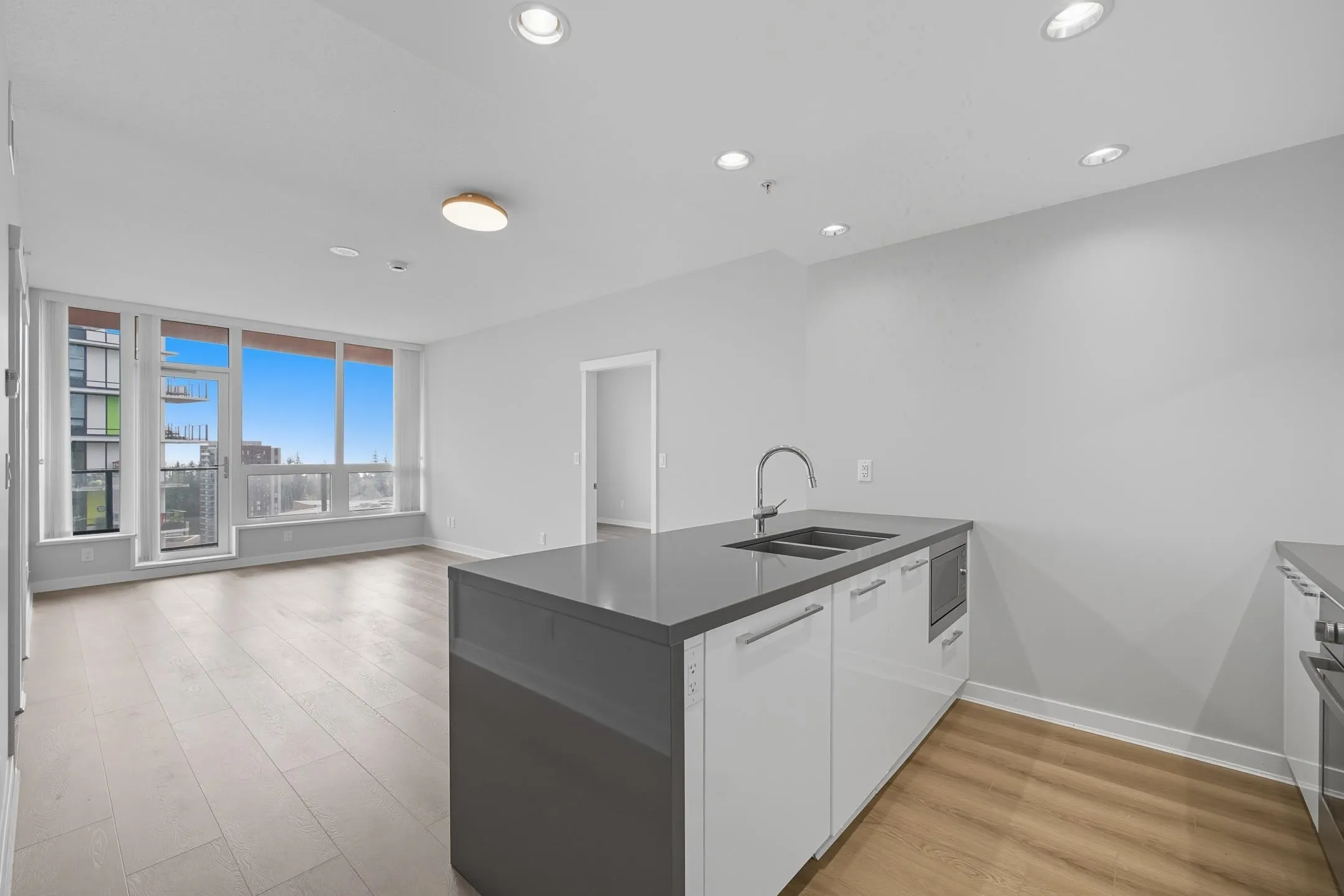 1906 5628 Birney Avenue