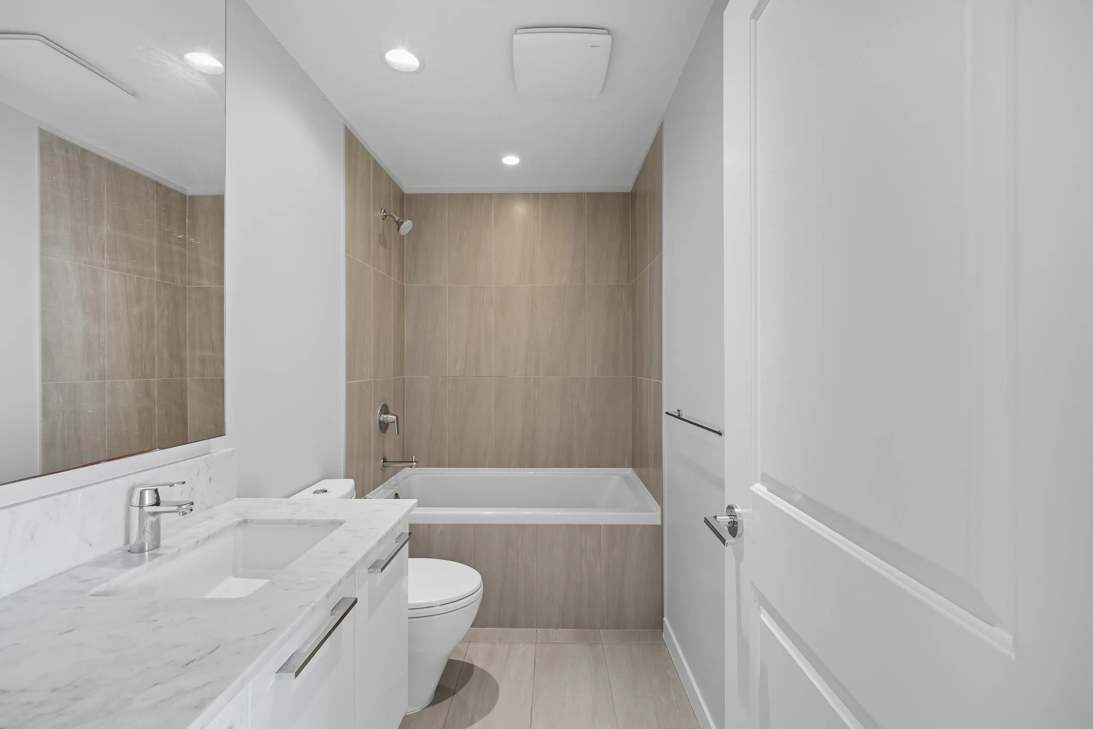 1906 5628 Birney Avenue