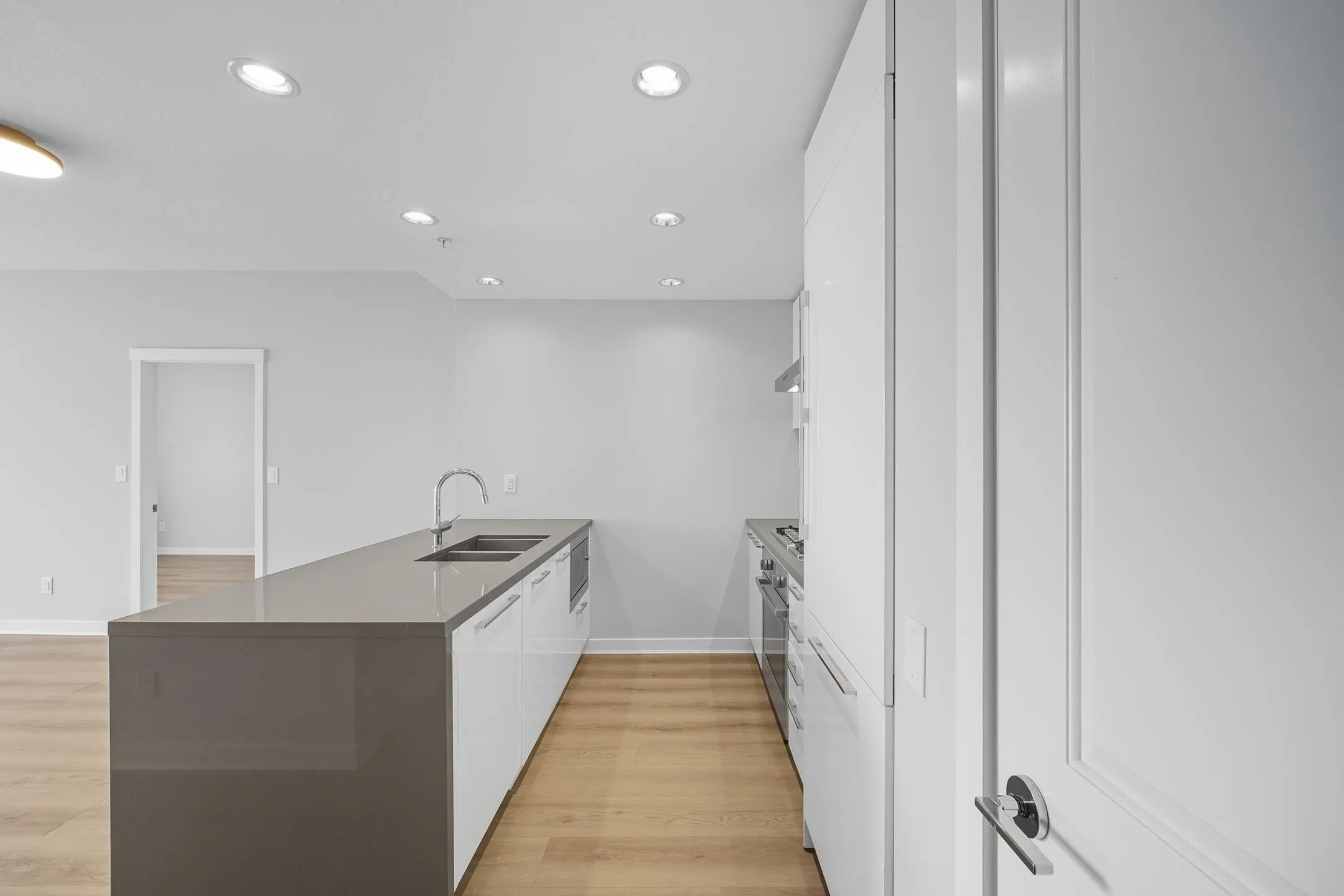 1906 5628 Birney Avenue