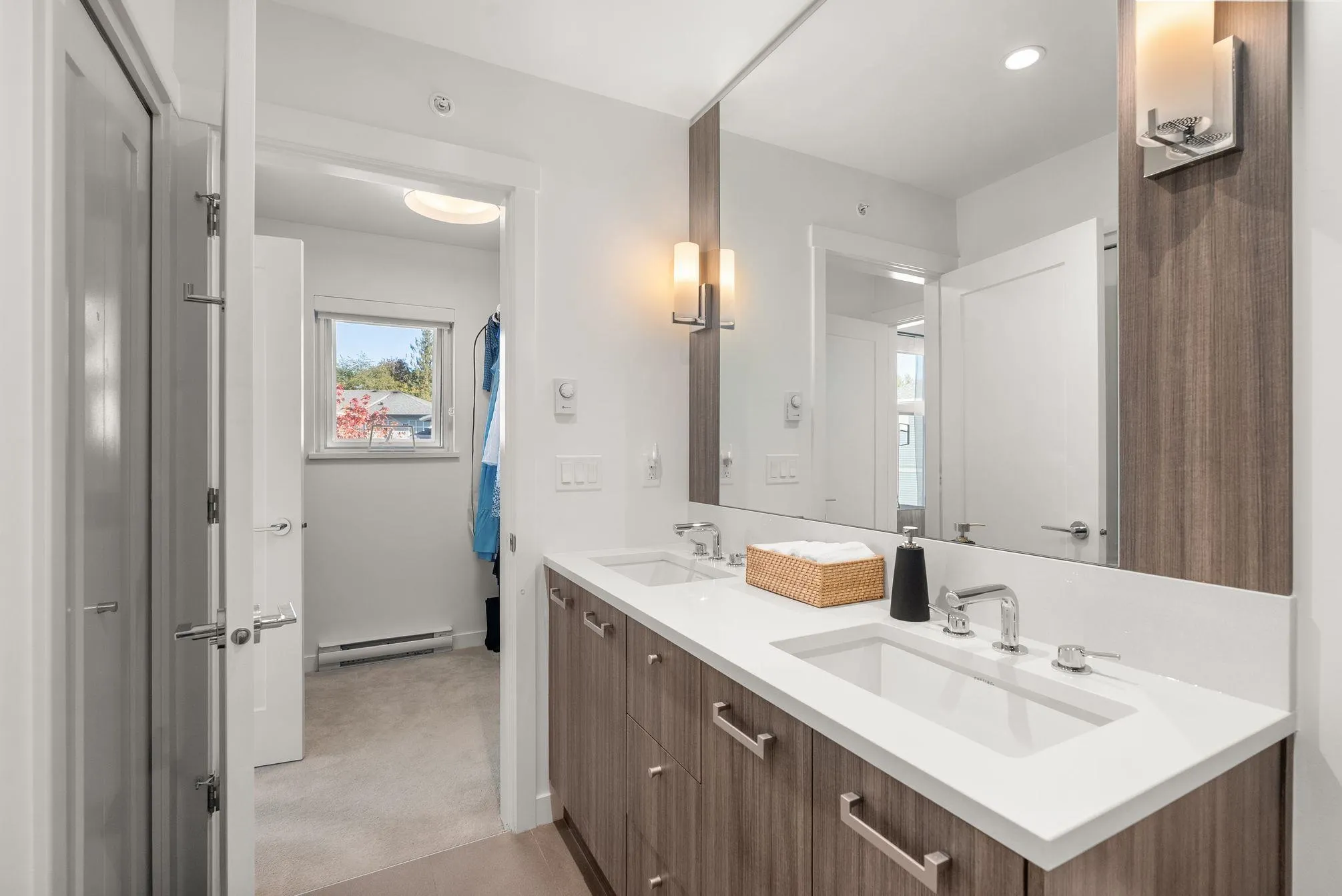 77 24076 112 Avenue