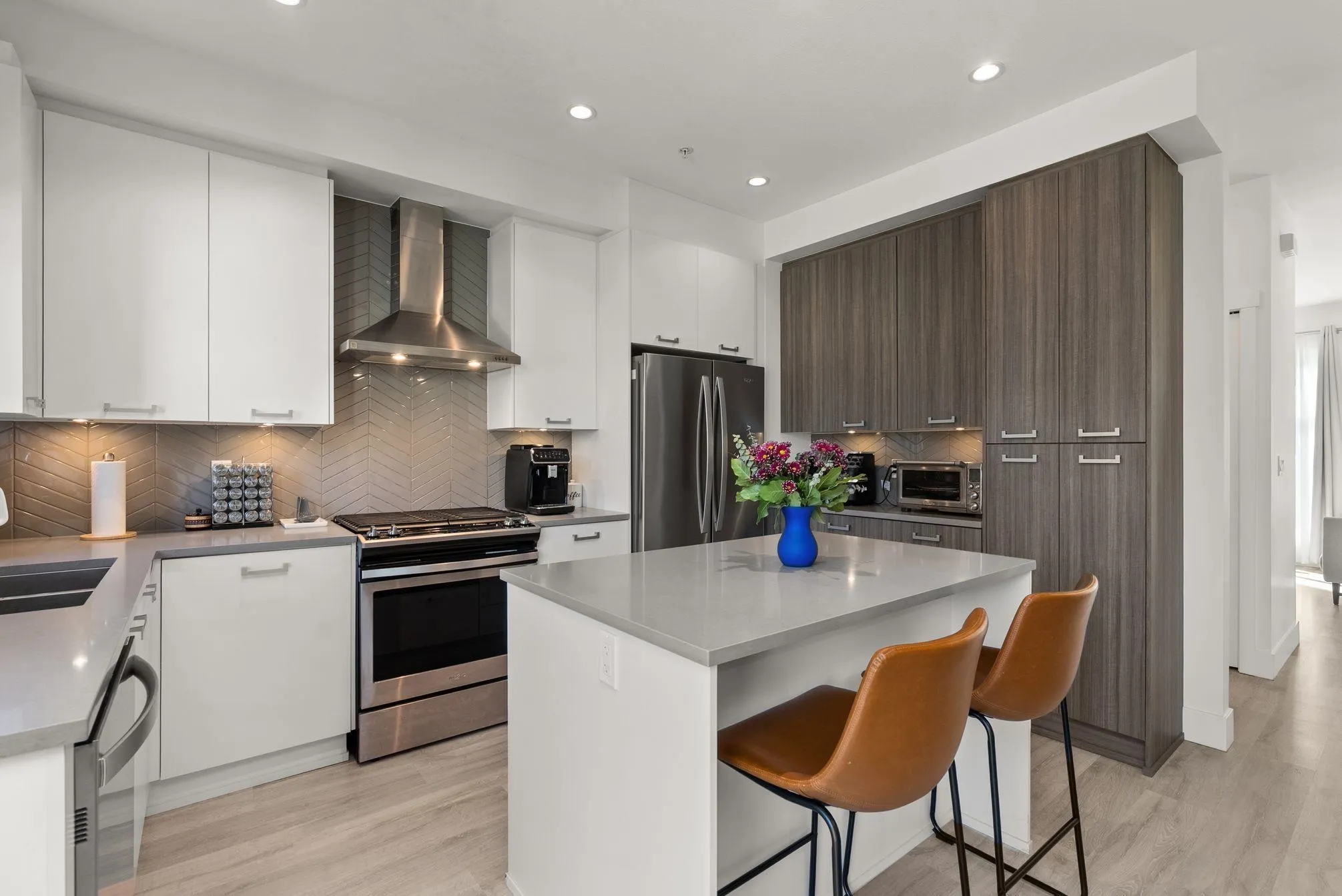 77 24076 112 Avenue