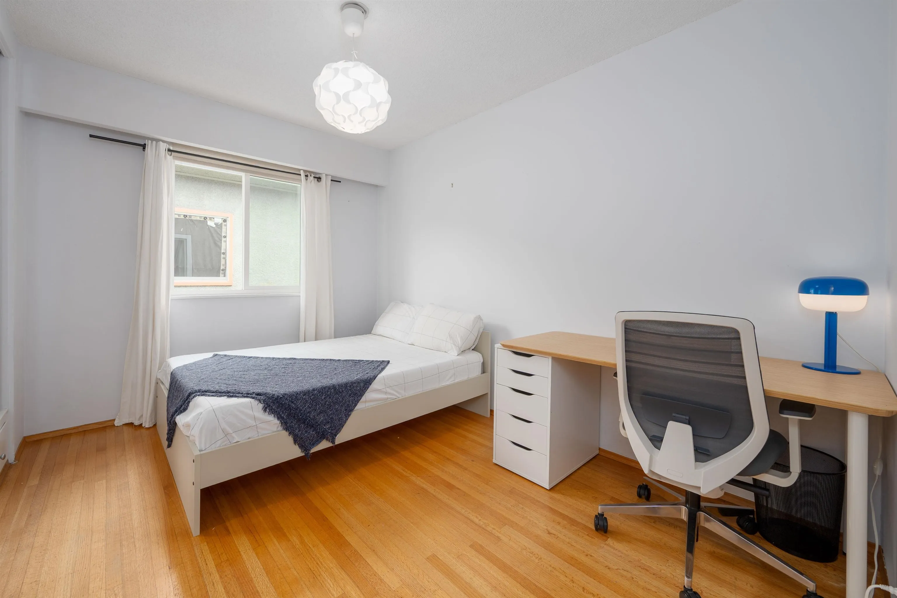 8 1235 W 10th Avenue