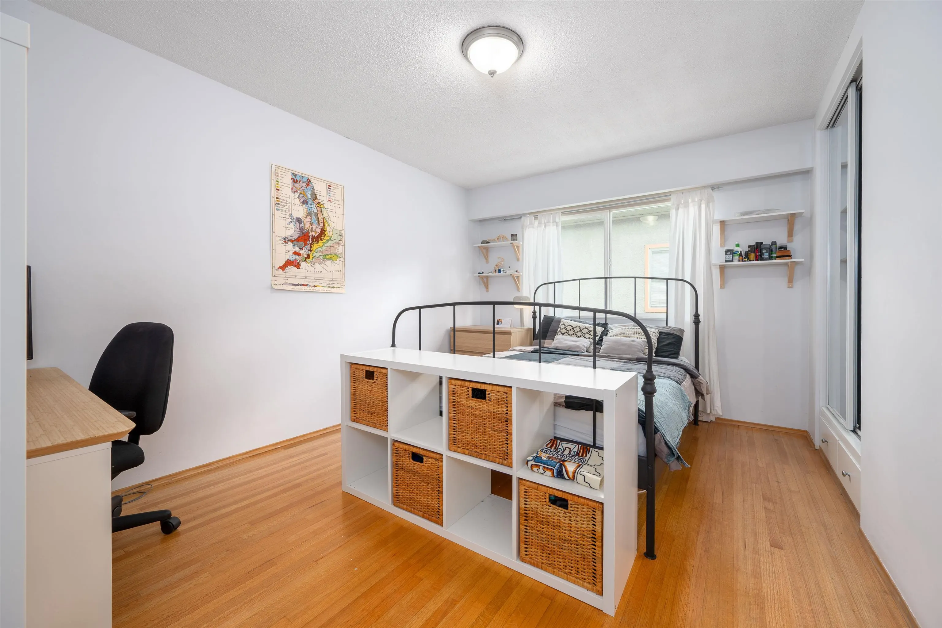 8 1235 W 10th Avenue