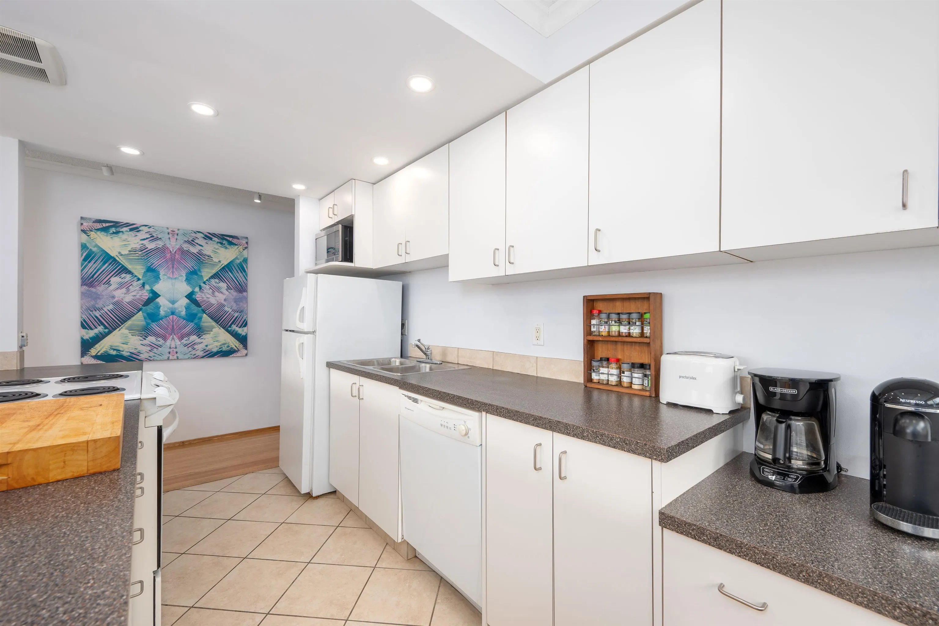 8 1235 W 10th Avenue