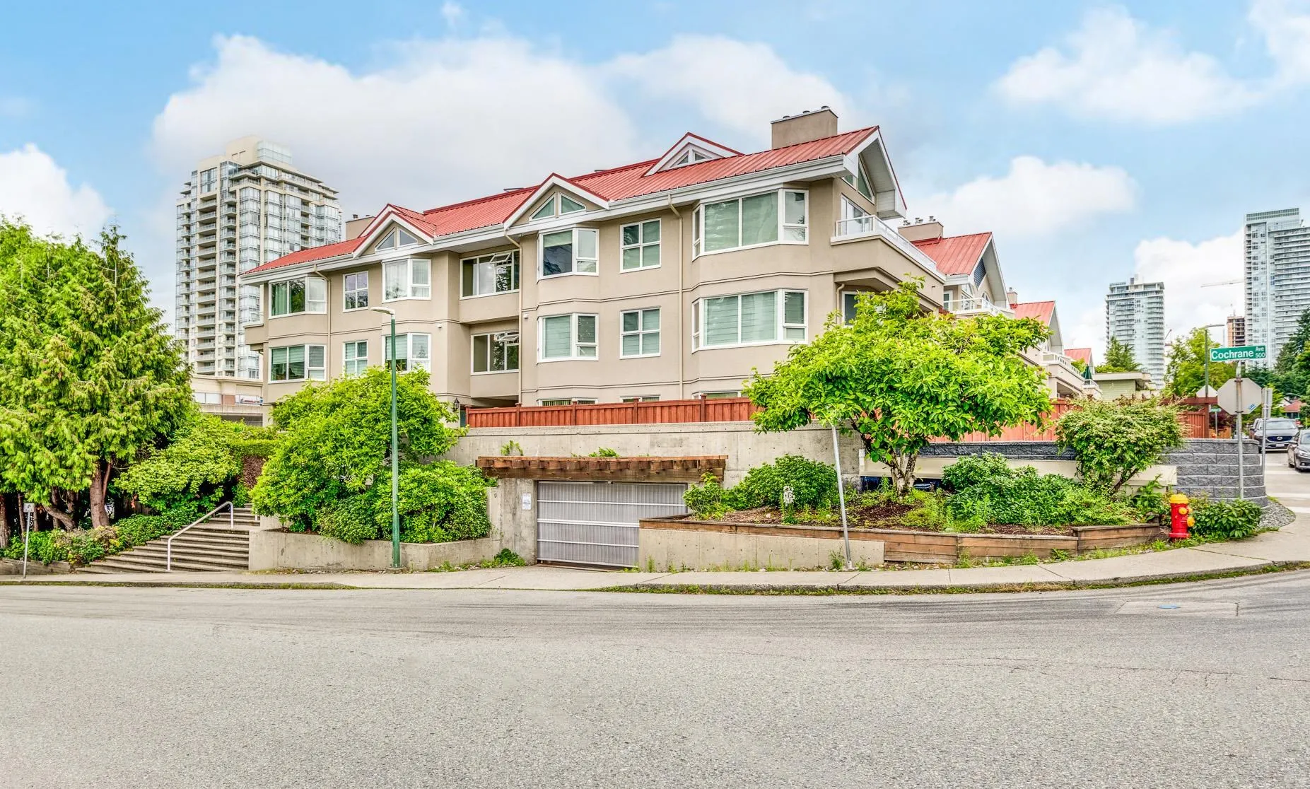 102 501 Cochrane Avenue