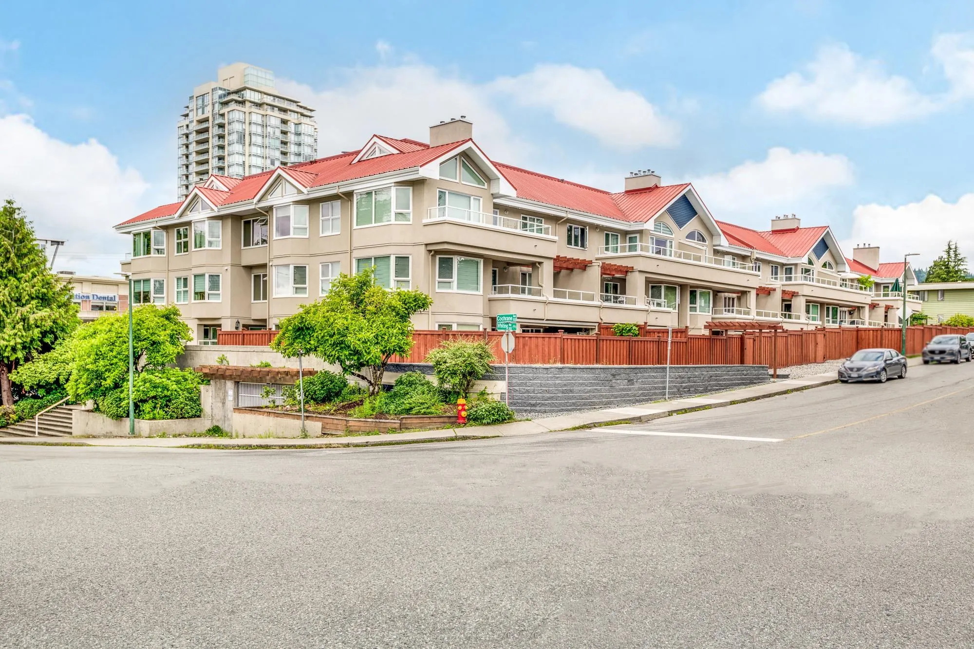 102 501 Cochrane Avenue