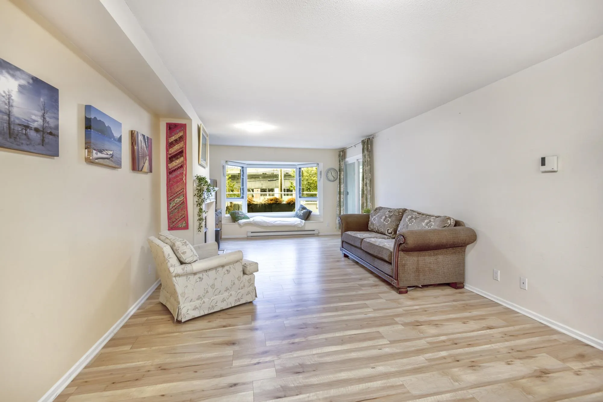 102 501 Cochrane Avenue