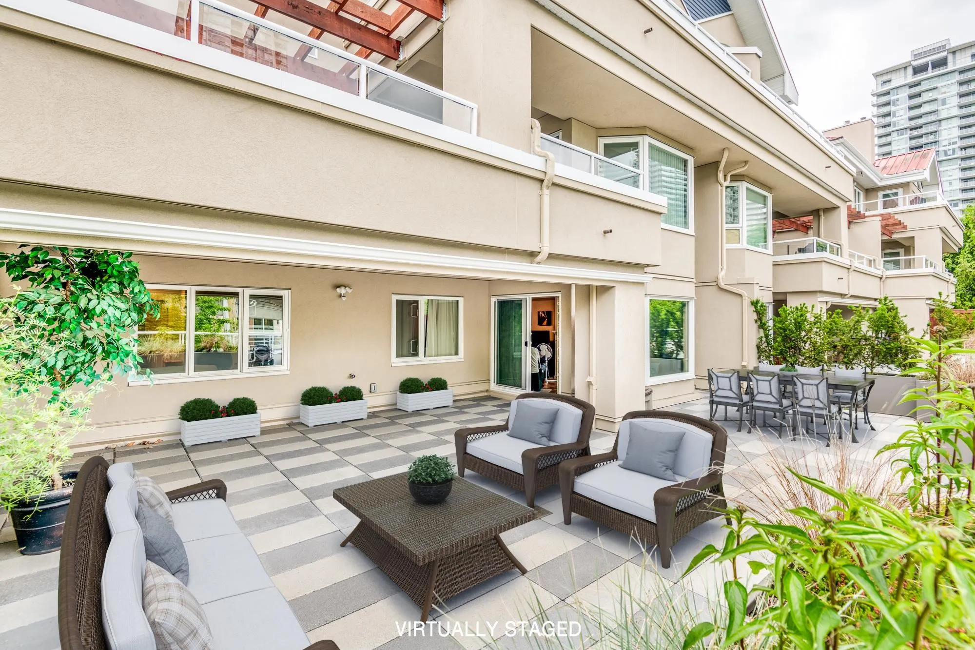 102 501 Cochrane Avenue