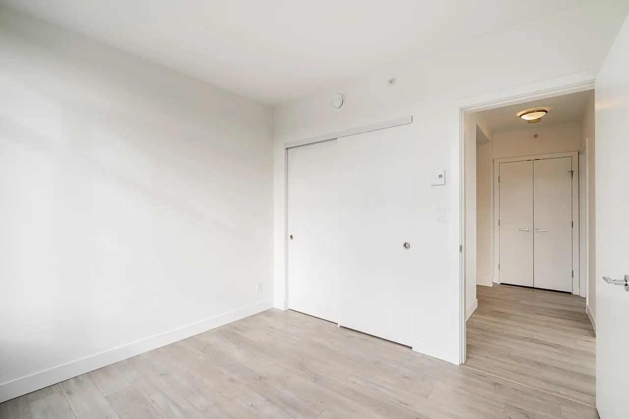 801 200 Nelson's Crescent