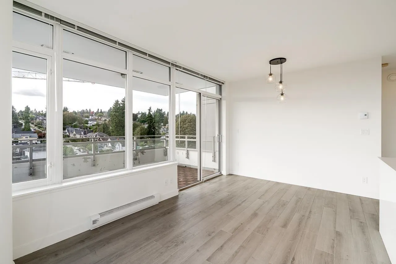 801 200 Nelson's Crescent