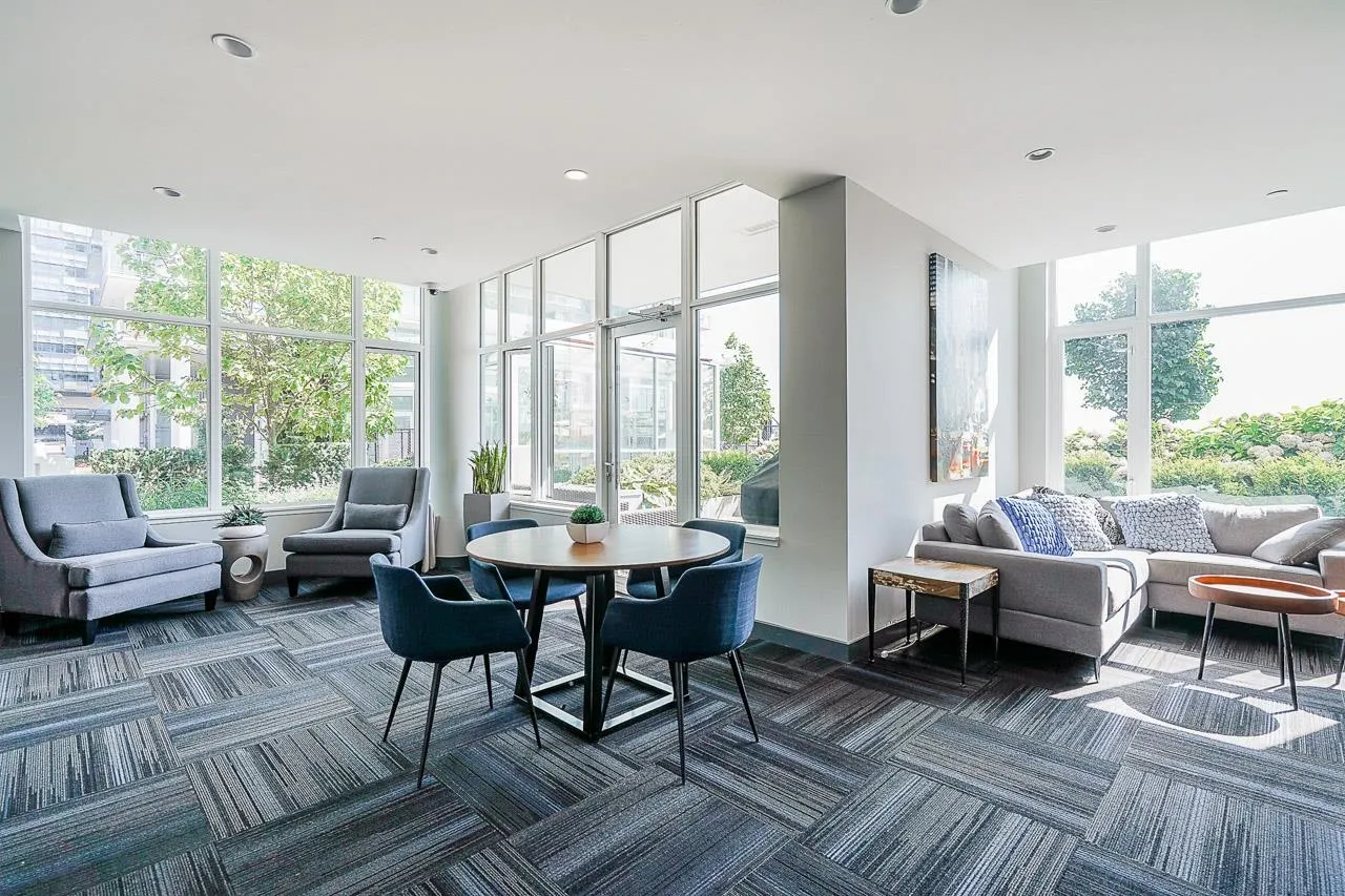 801 200 Nelson's Crescent