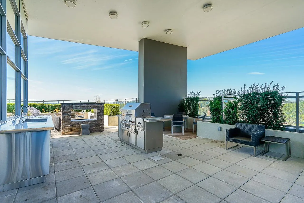 801 200 Nelson's Crescent