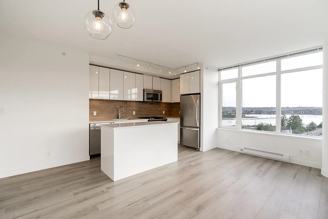 801 200 Nelson's Crescent