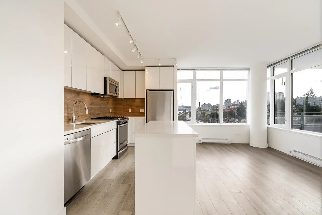 801 200 Nelson's Crescent