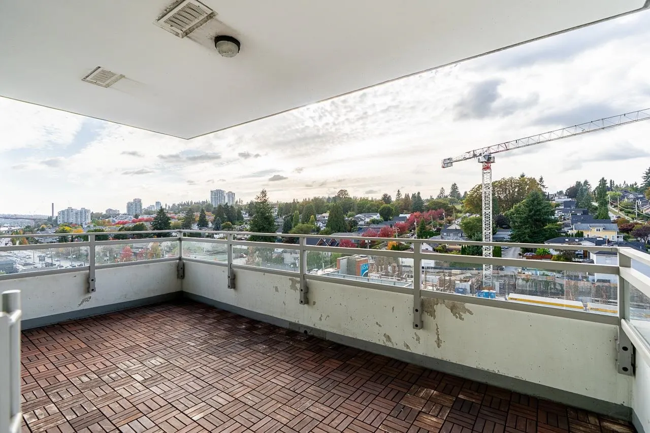 801 200 Nelson's Crescent