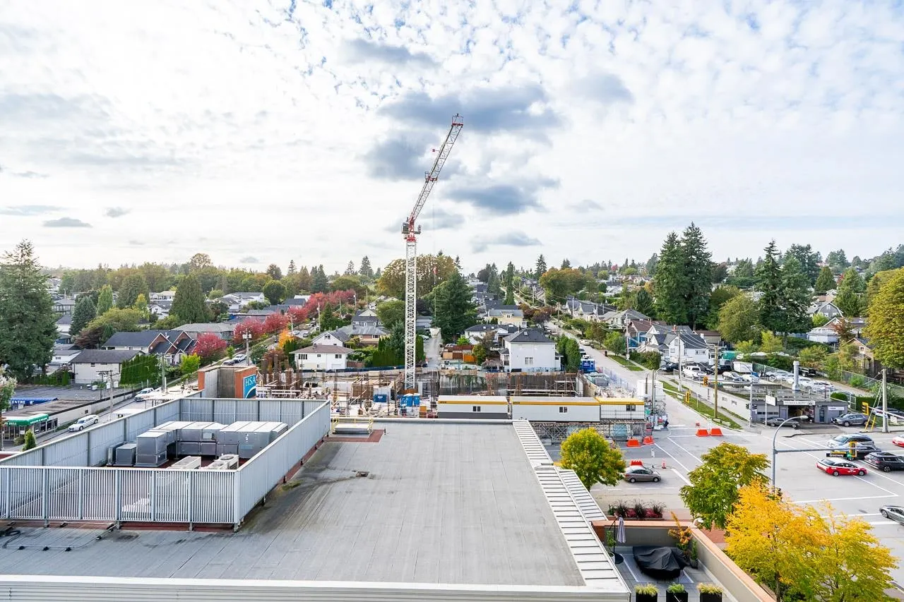 801 200 Nelson's Crescent