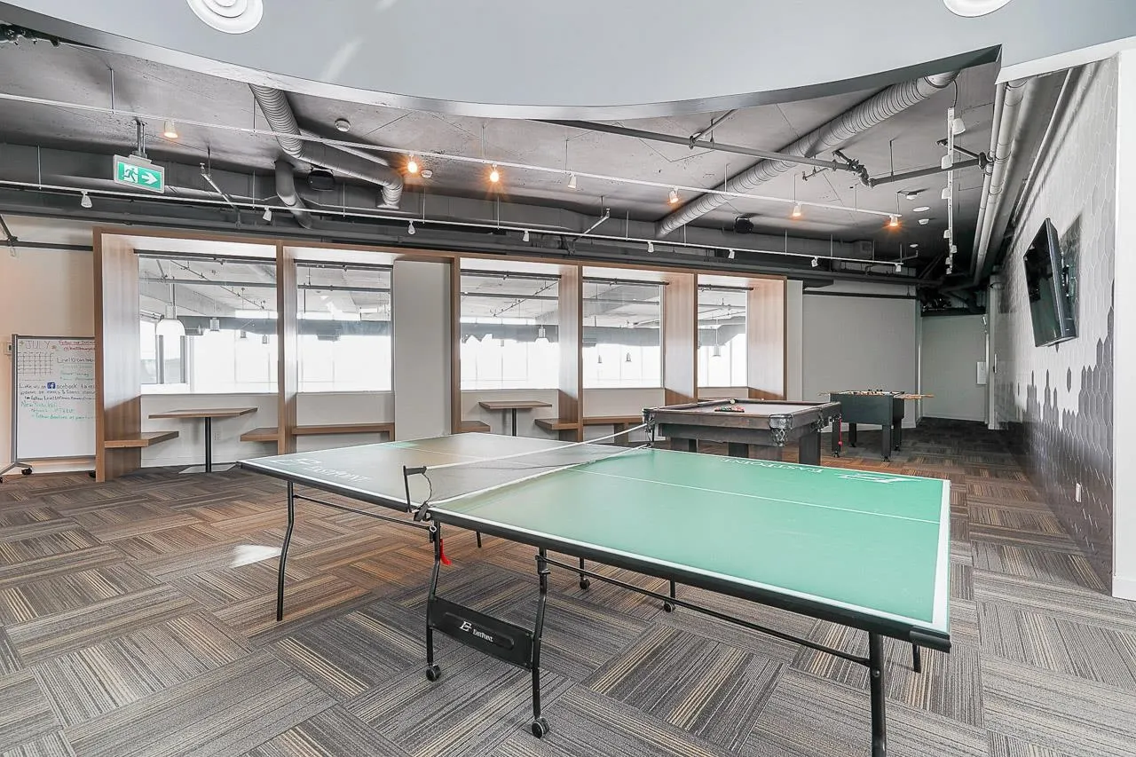 801 200 Nelson's Crescent