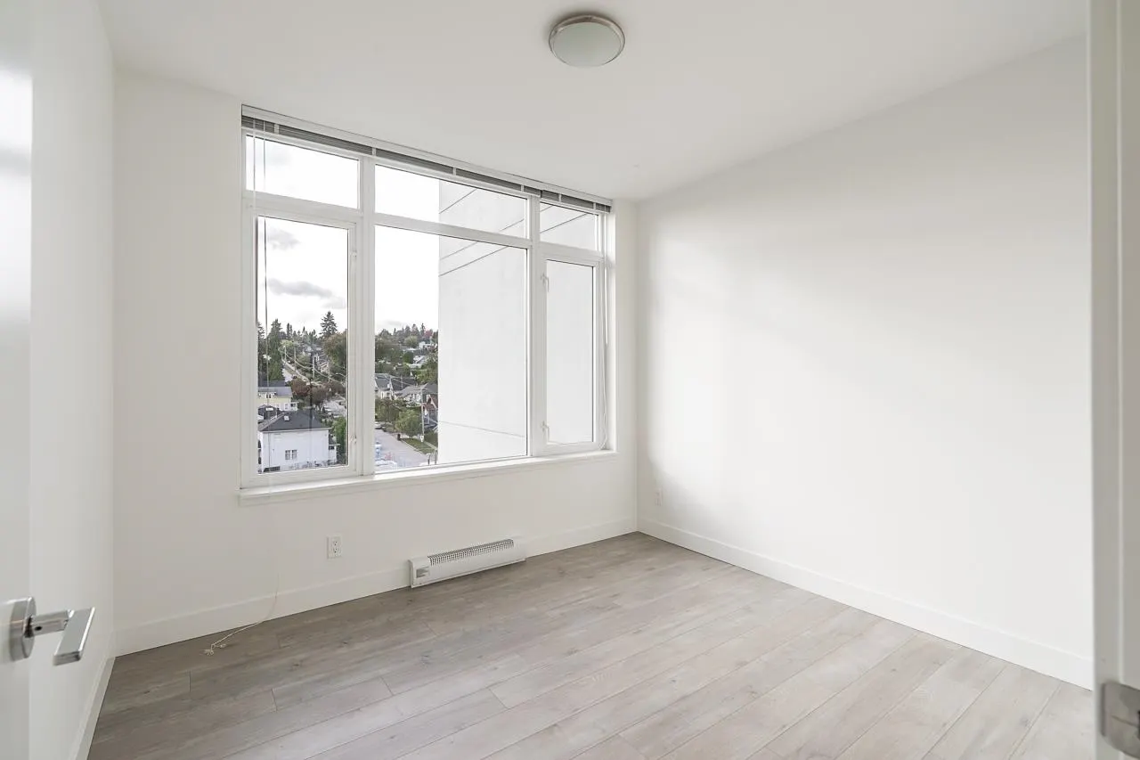 801 200 Nelson's Crescent