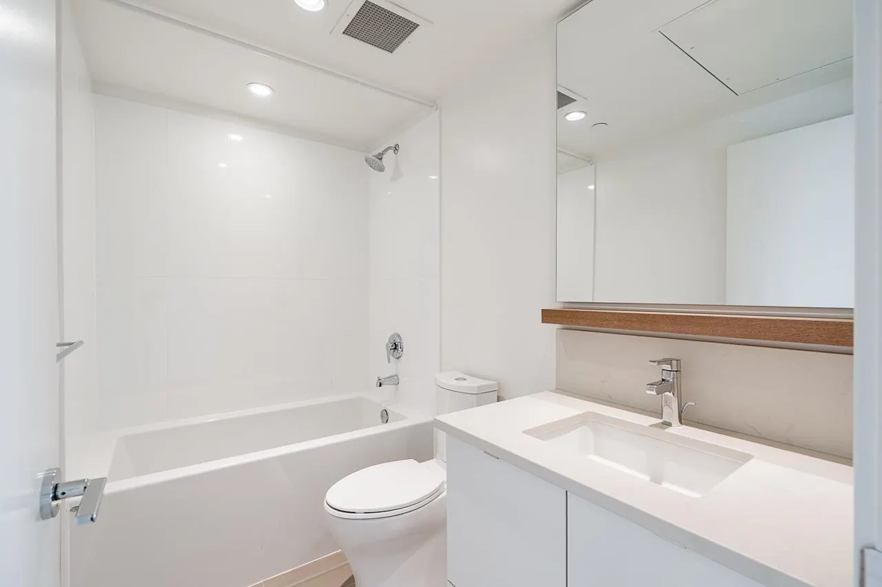 801 200 Nelson's Crescent