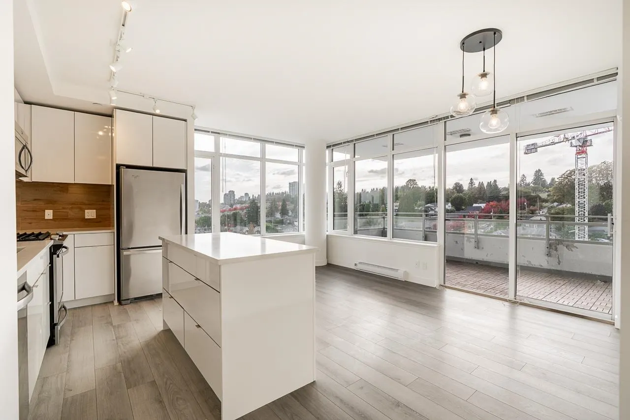 801 200 Nelson's Crescent